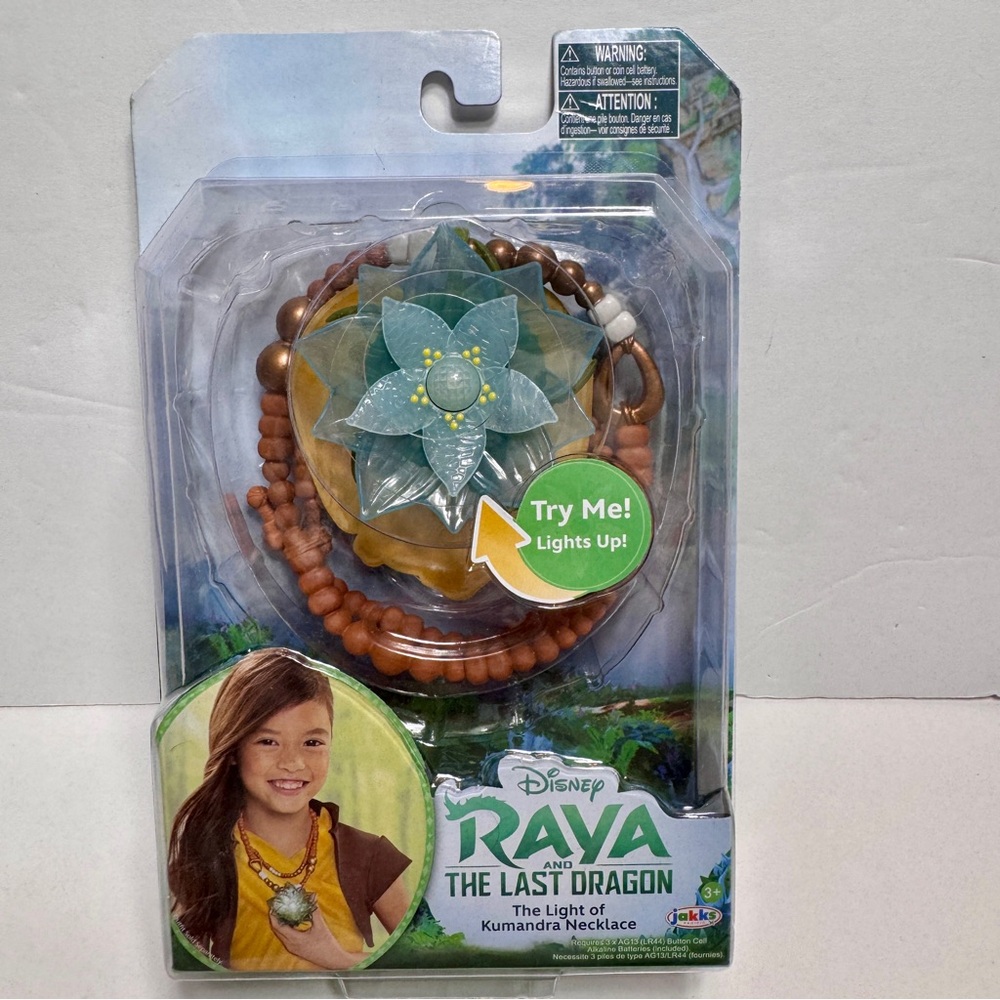 NWT Disney's Raya and The Last Dragon The Light of Kumandra Necklace